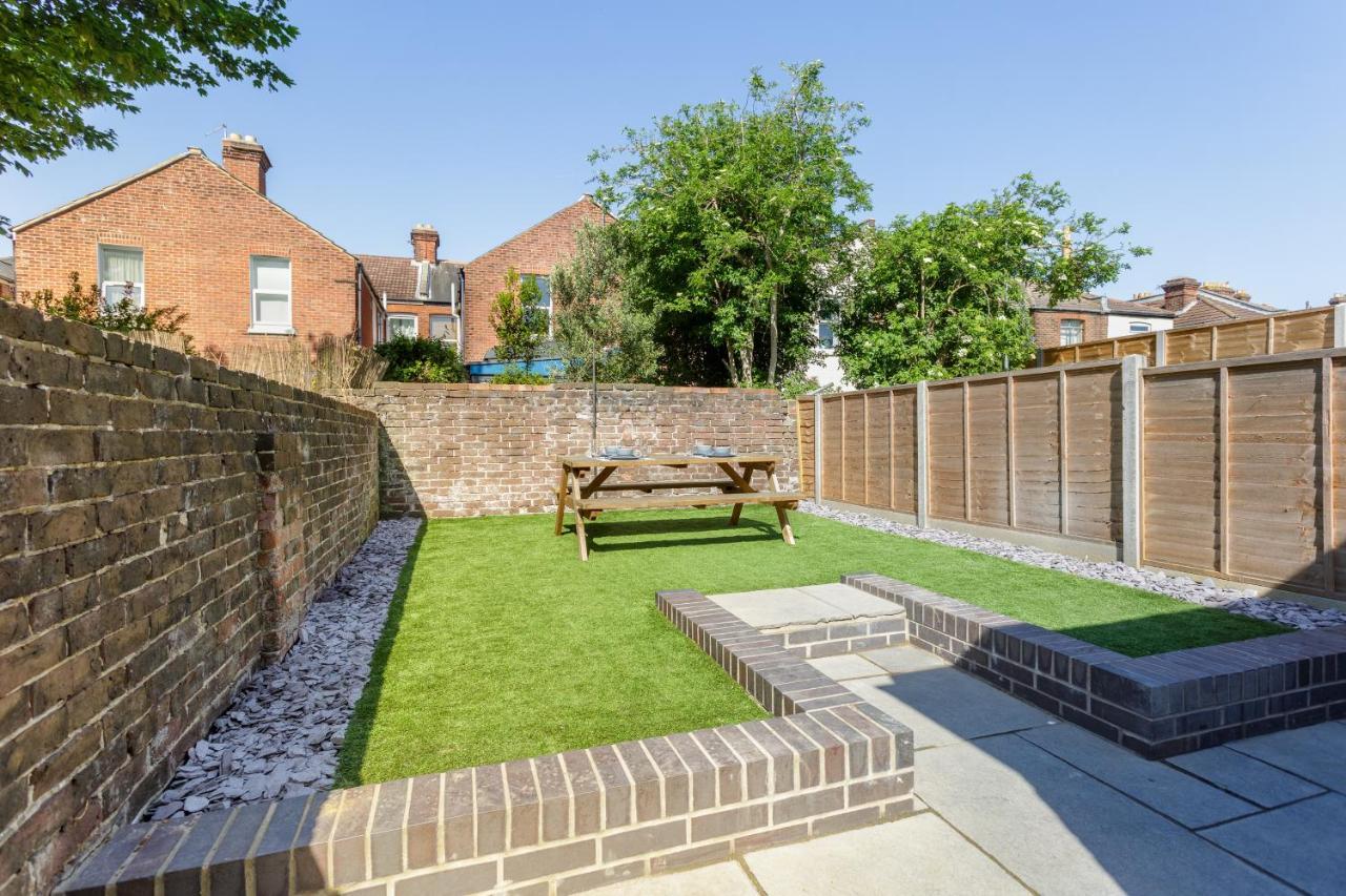 Harold House - Modern Open Plan 4 Bedroom, 3 Bathroom House In Central Southsea, Portsmouth Bagian luar foto