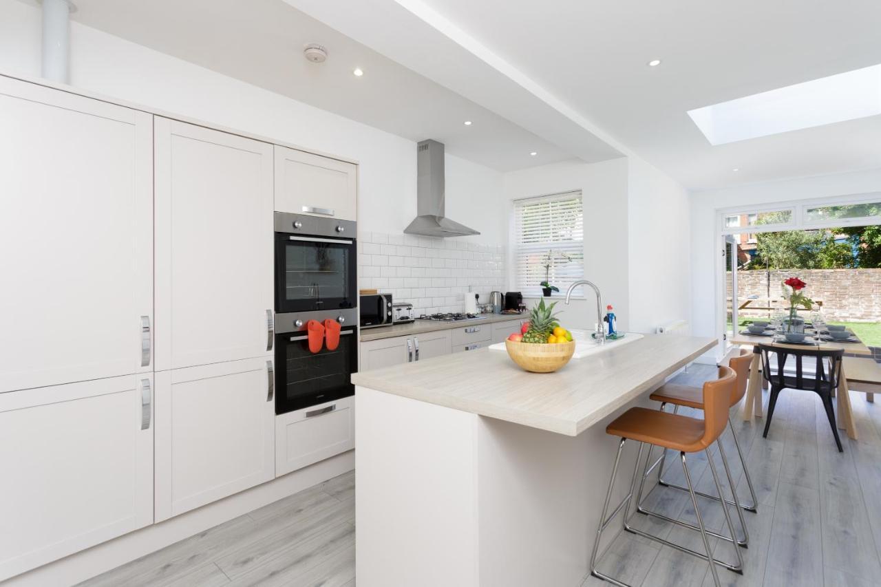 Harold House - Modern Open Plan 4 Bedroom, 3 Bathroom House In Central Southsea, Portsmouth Bagian luar foto