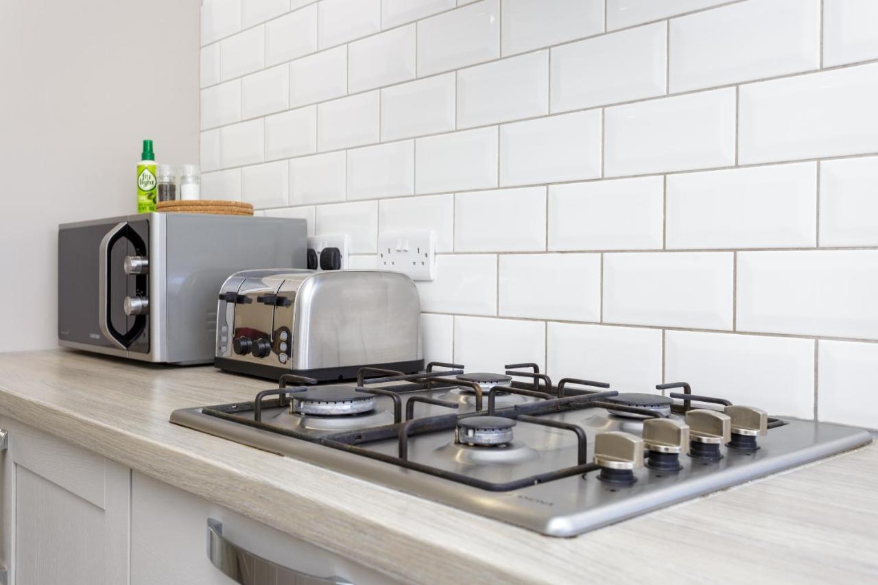 Harold House - Modern Open Plan 4 Bedroom, 3 Bathroom House In Central Southsea, Portsmouth Bagian luar foto
